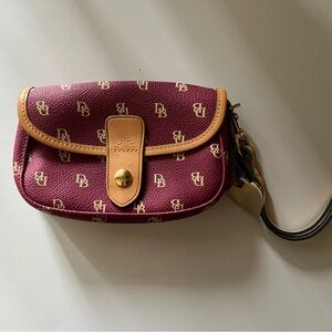 Dooney and bourke wristlet